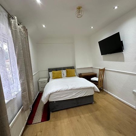 Double Room With Free Wifi Keedonwood Road Bromley Exterior photo
